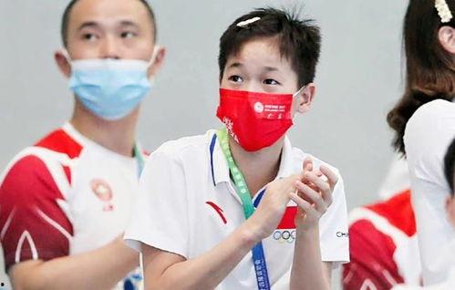 严厉妈妈打屁股视频