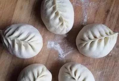 包包子的手法步骤视频,轻松掌握传统美食制作技巧